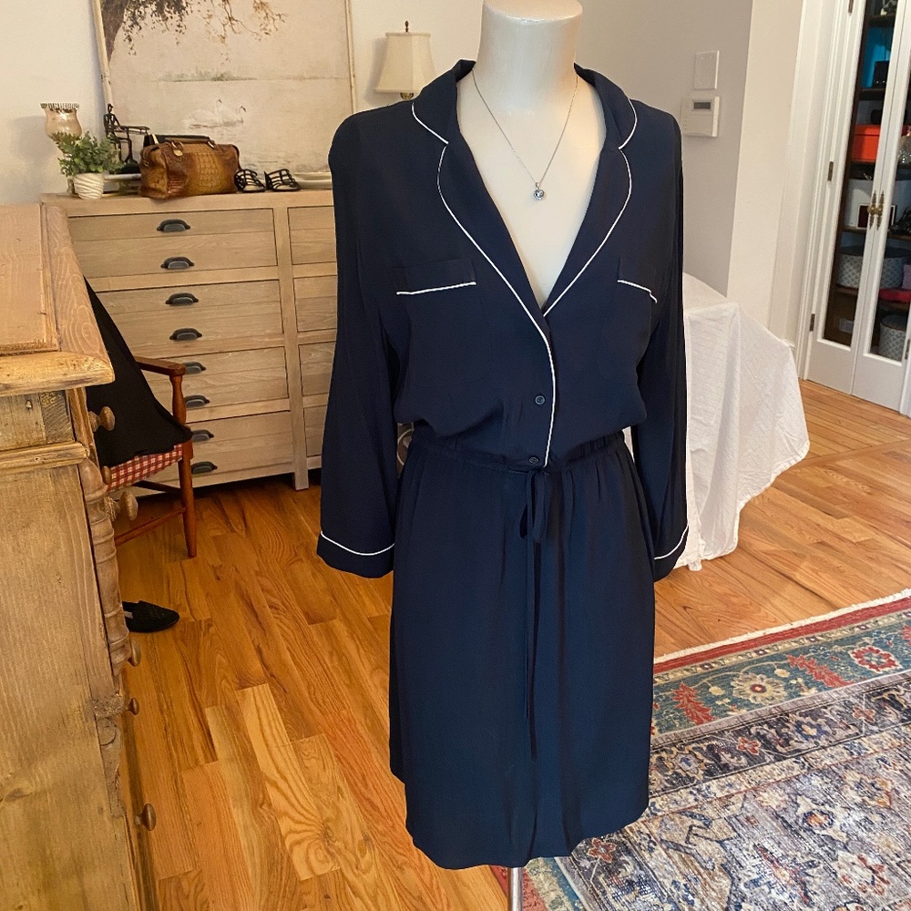 LOFT Black Dress with White Trim - Size‎ M
